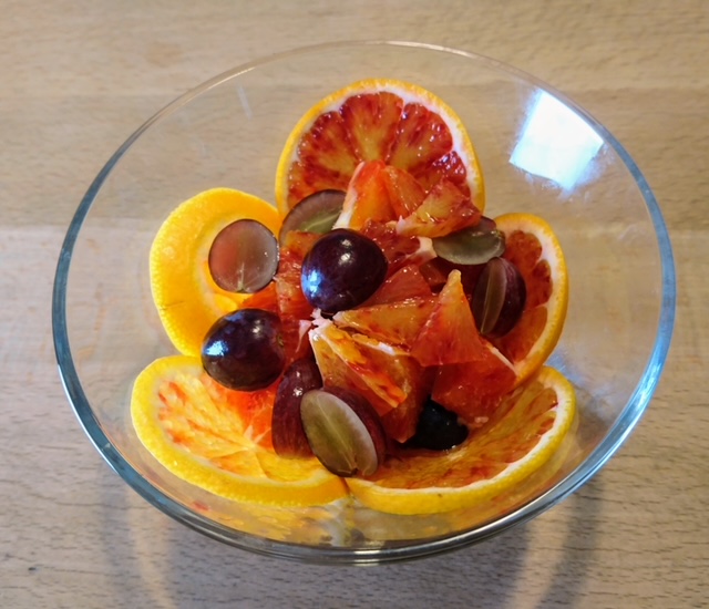 IMG_0976 fertiger Orangensalat in einer Schüssel